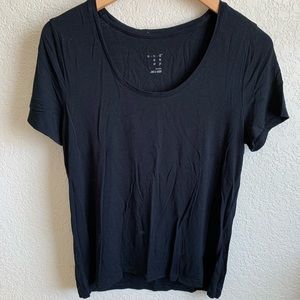 Cropped black casual top